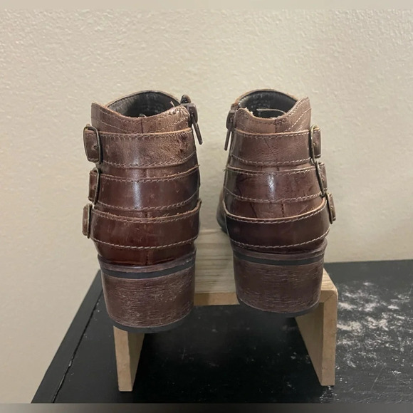 Matisse Kate Bootie Brown Leather Buckles Block Heel Size 7 - Picture 6 of 8